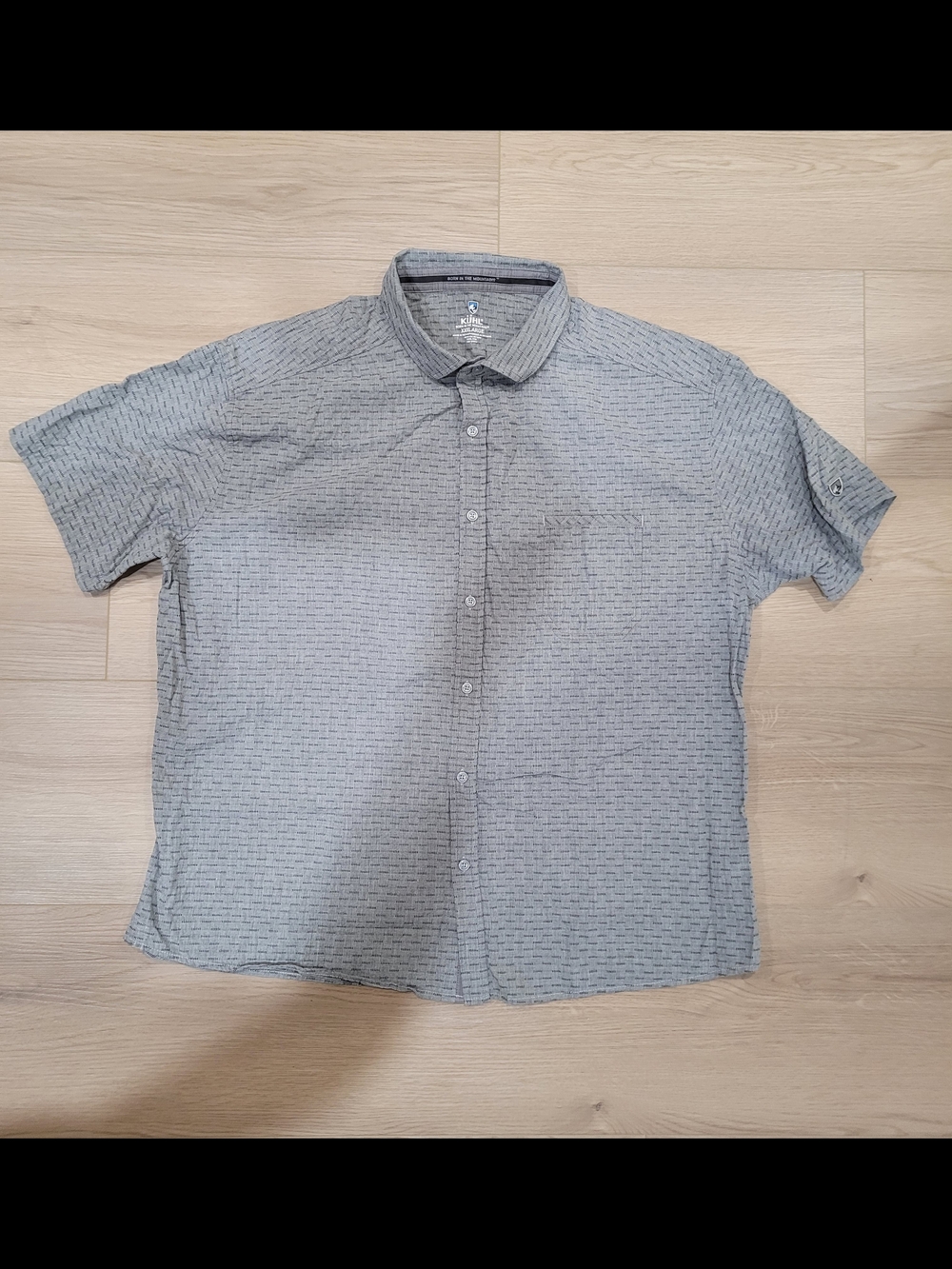 Men's XXXL KÜHL Short-Sleeve Button-Up Shirt in Light Gray/Black